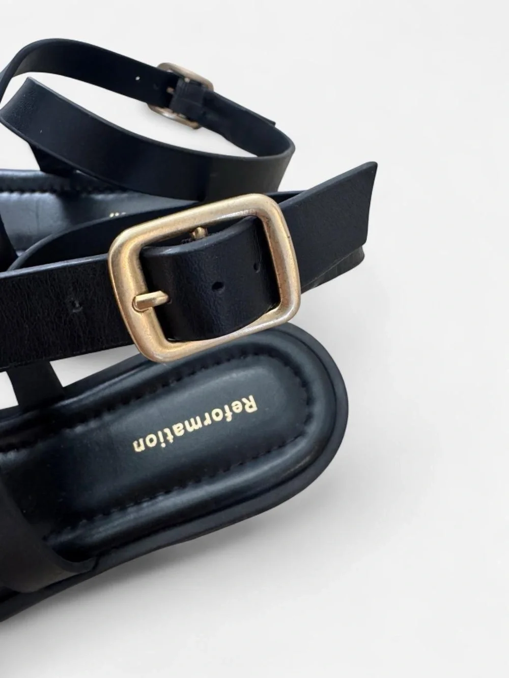 NWOT Reformation Janet flat sandals